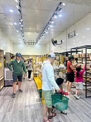 Sang nhượng mặt bằng đẹp, đã đầu tư rất tâm huyết - chỉ vào là kinh doanh luôn tại TP Thủ Đức.